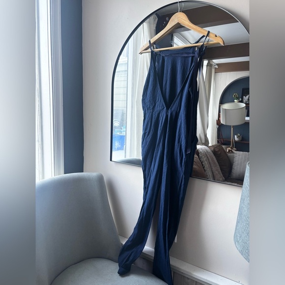 URBAN OUTFITTERS | navy linen jumpsuit | us size 2 - Picture 2 of 3